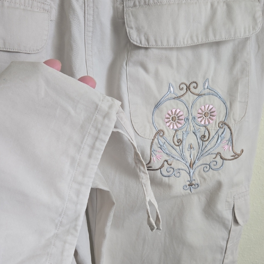 Y2K Daisy Fuentes Embroidered Cargo Pants Size 4 Beige Boho Mid Rise - Picture 7 of 12